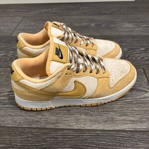 Women’s Dunk Low LX 'Gold Suede